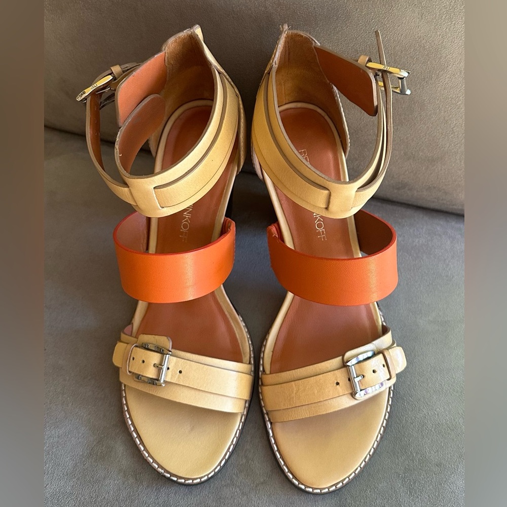 Rebecca Minkoff 
Women lather sandals
Two colors
Round stable heel